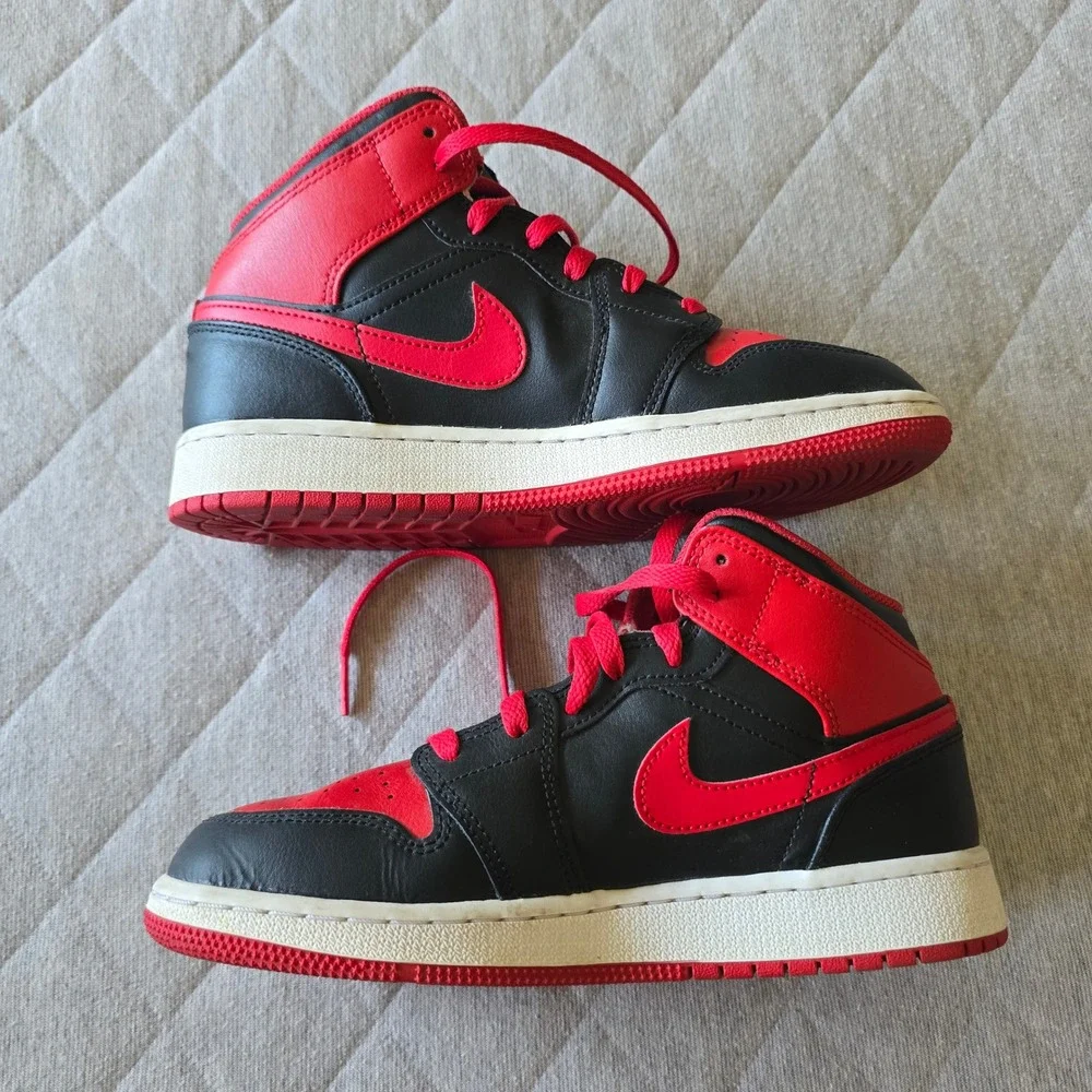 Nike Air Jordan 1 Mid GS Alternate Bred Black Fire Red Size 4.5Y
